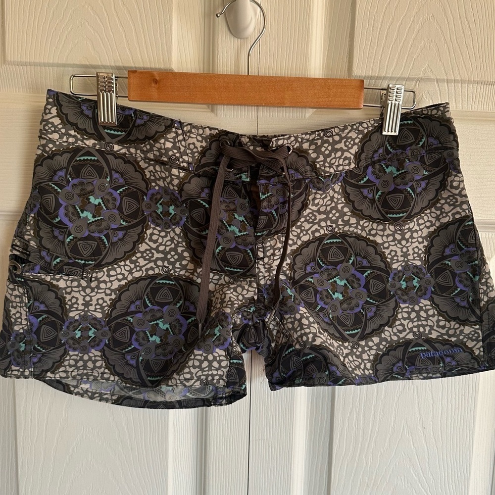 PATAGONIA Women’s Wavefarer Board Shorts Size 4